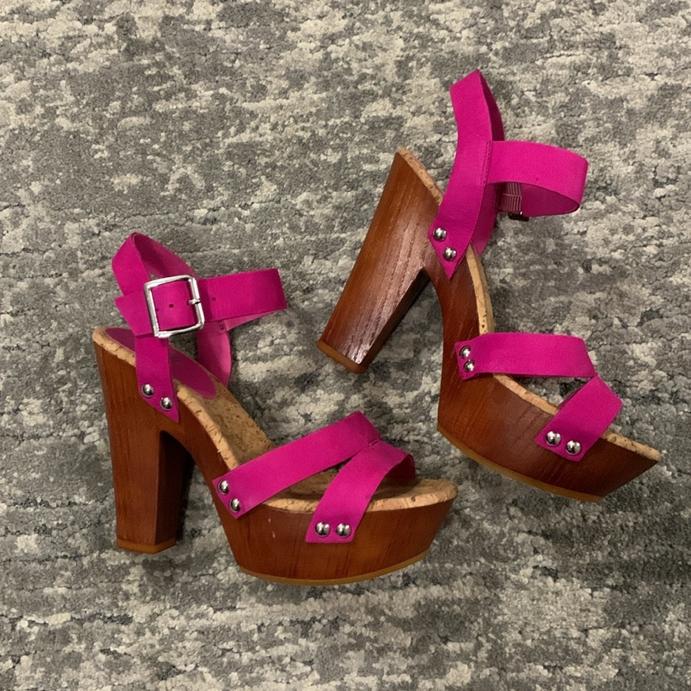 Fuchsia Heels - Picture 4 of 6